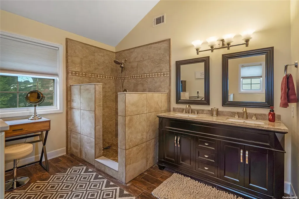 43 Manorview Way Manorville NY 11949