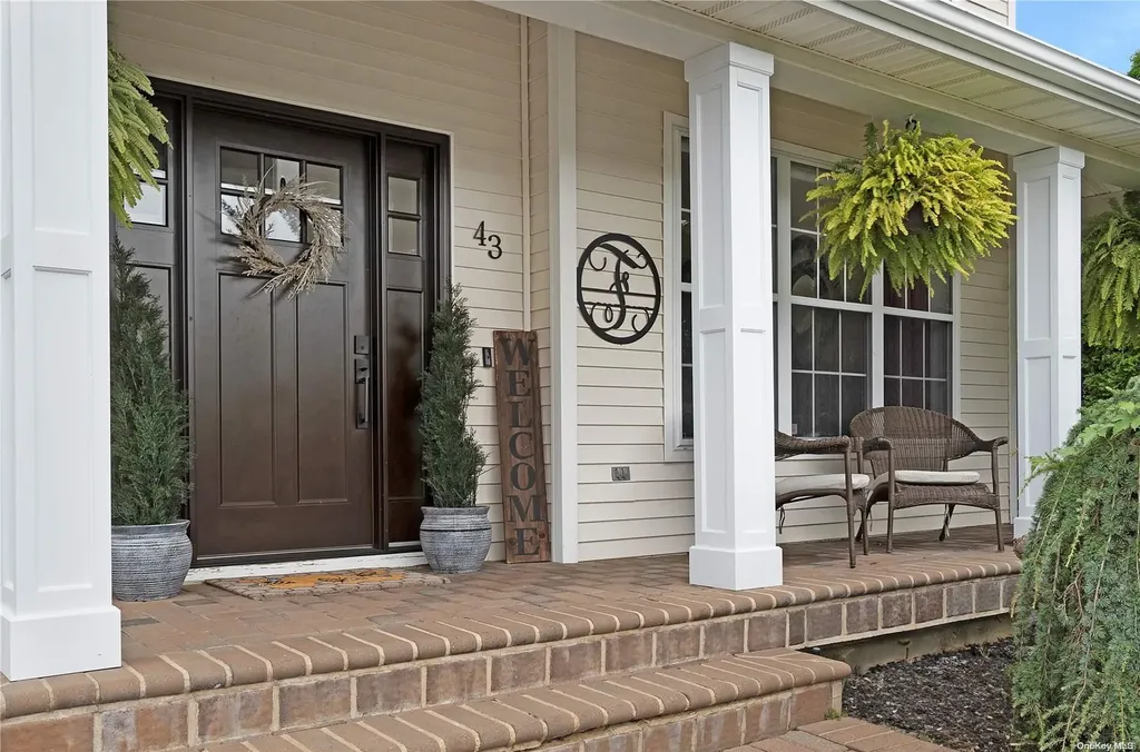 43 Manorview Way Manorville NY 11949