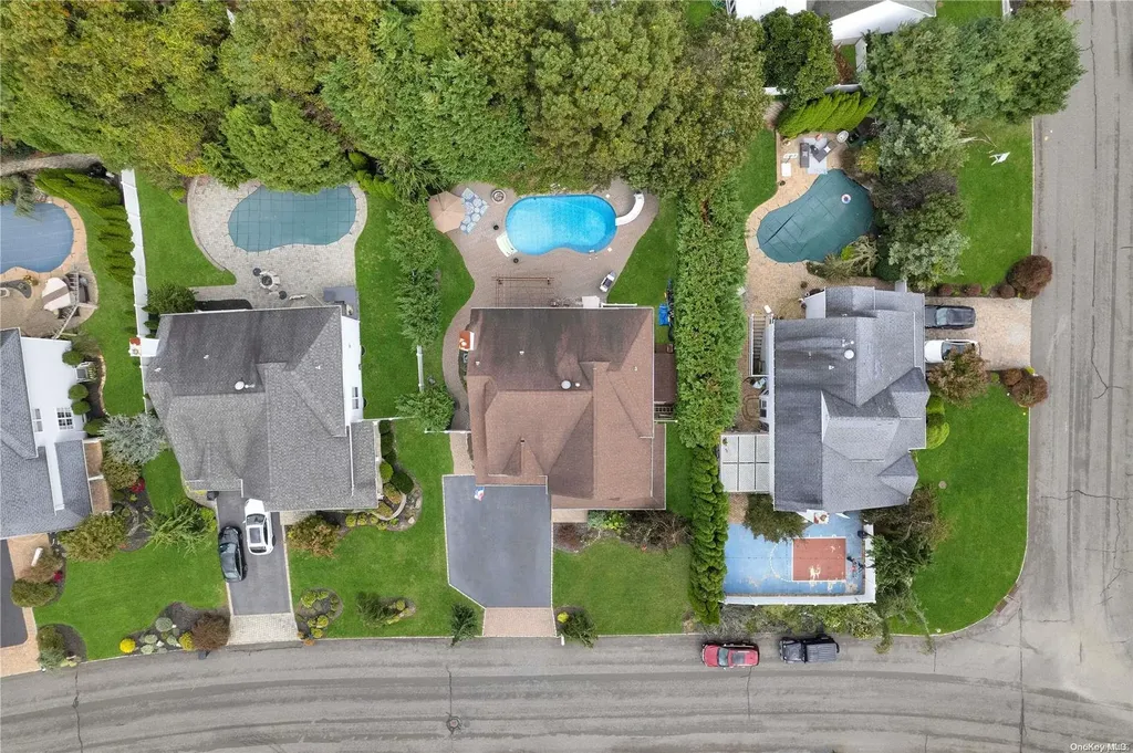 43 Manorview Way Manorville NY 11949