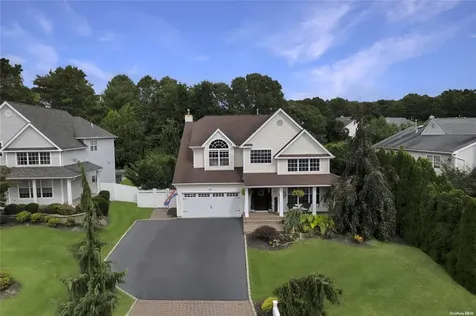 43 Manorview Way Manorville NY 11949