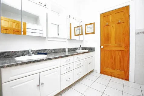 12 Bath Street Lido Beach NY 11561