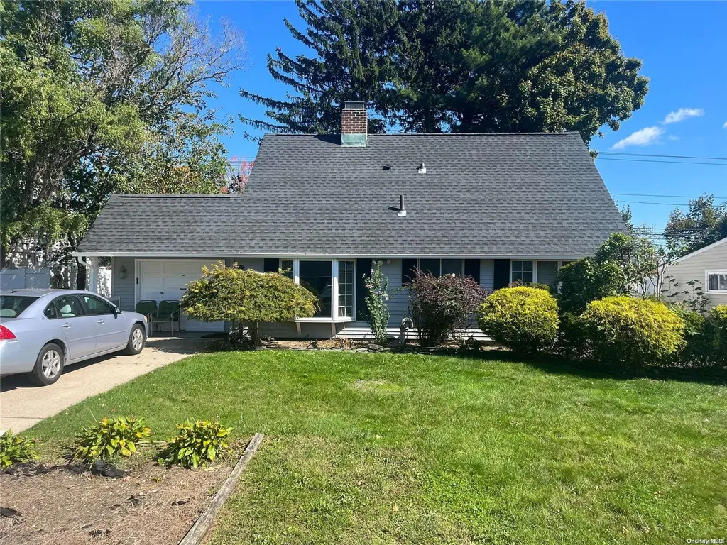 69 Blacksmith Road Levittown NY 11756