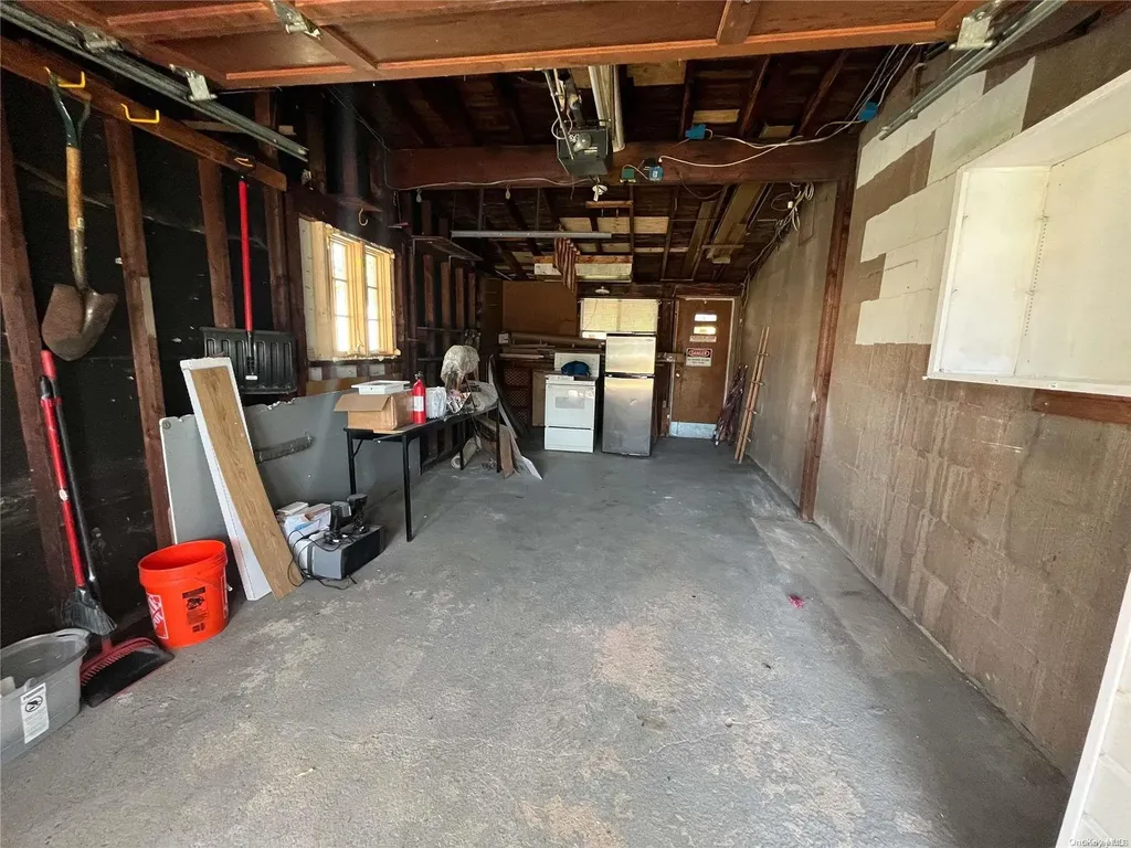 69 Blacksmith Road Levittown NY 11756