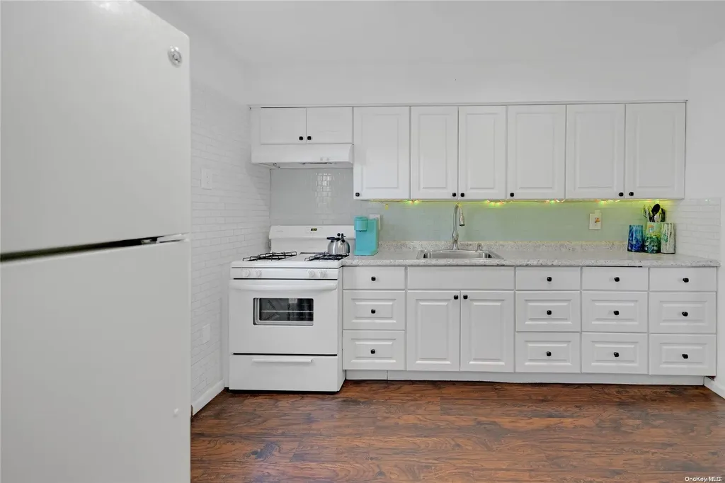 305 3rd Street Lindenhurst NY 11757