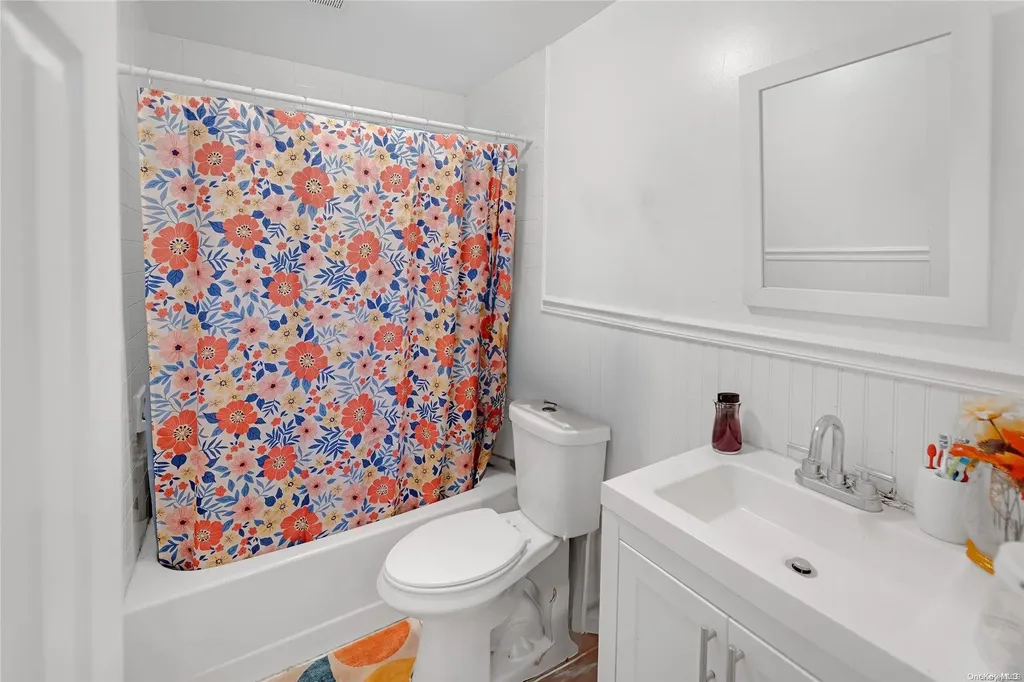 305 3rd Street Lindenhurst NY 11757