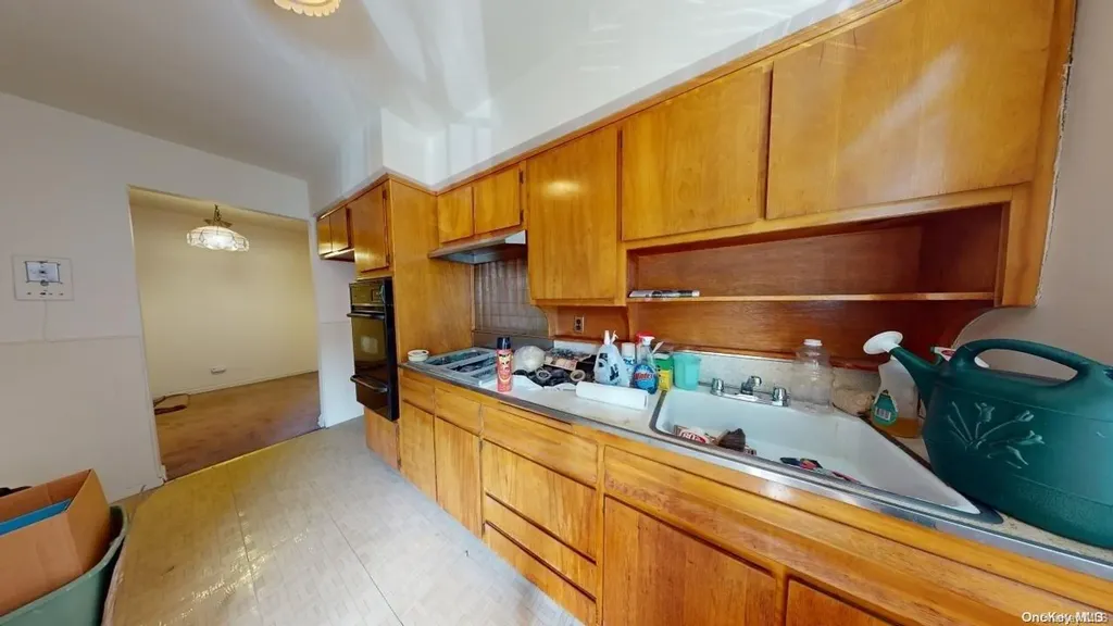 412 Fairview Avenue Ridgewood NY 11385
