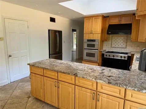 131 Hicks Lane Kings Point NY 11024