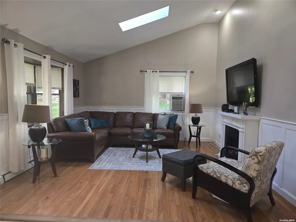 20 Shady Lane Coram NY 11727