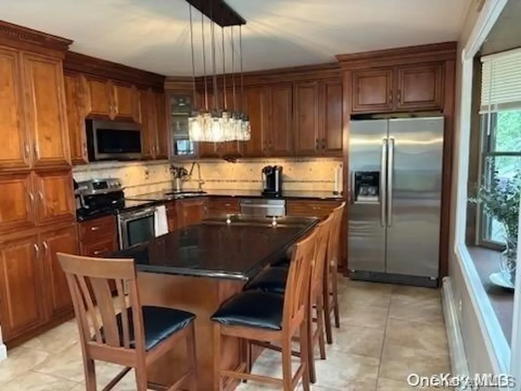 20 Shady Lane Coram NY 11727
