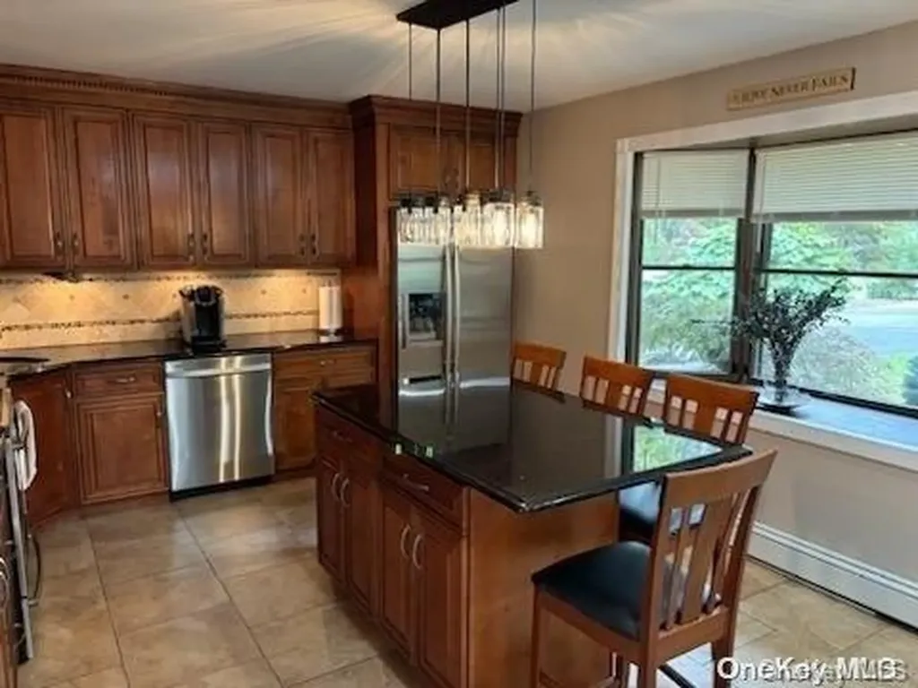 20 Shady Lane Coram NY 11727