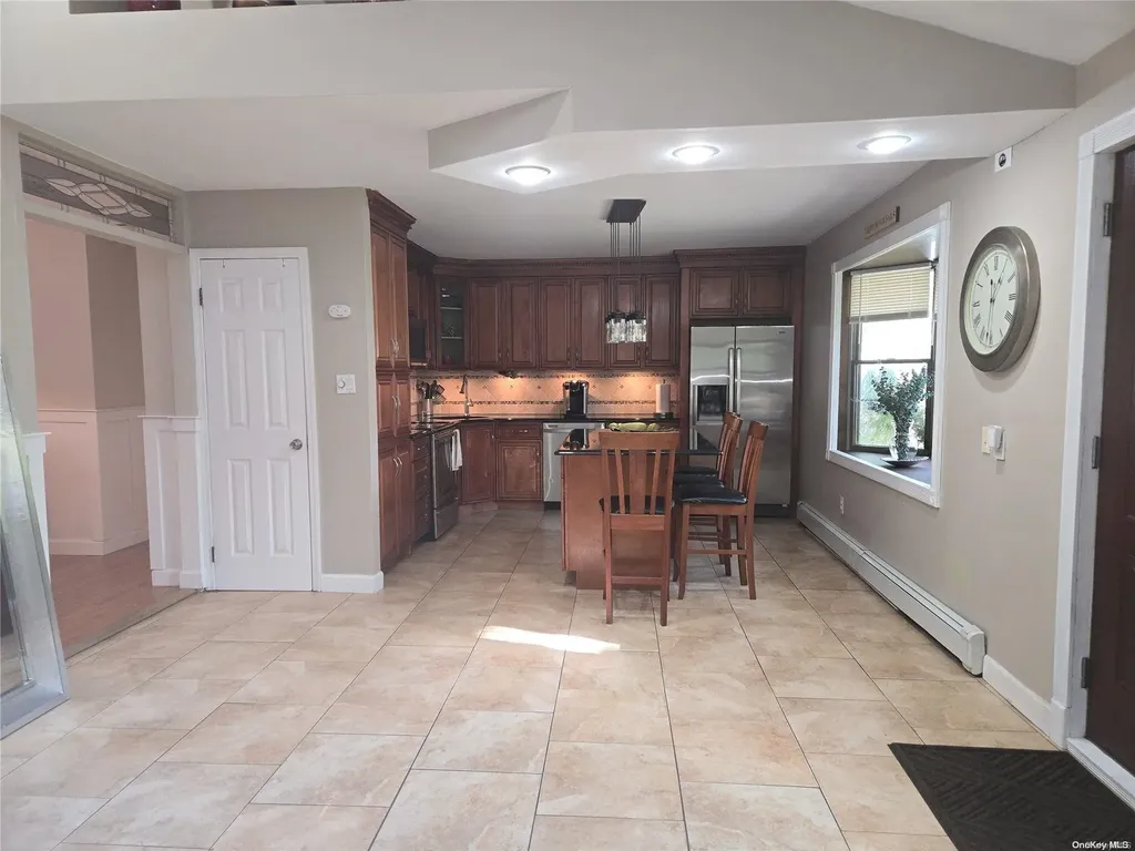 20 Shady Lane Coram NY 11727