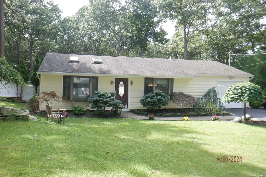 20 Shady Lane Coram NY 11727