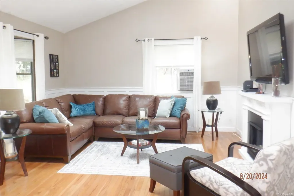 20 Shady Lane Coram NY 11727