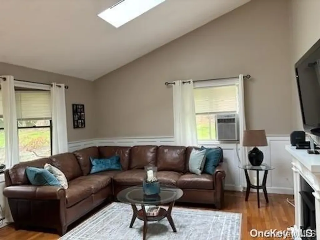 20 Shady Lane Coram NY 11727