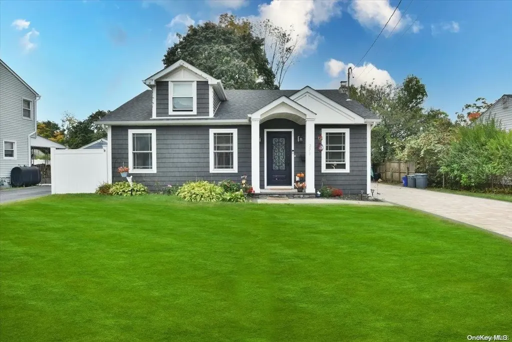 278 17th Street West Babylon NY 11704
