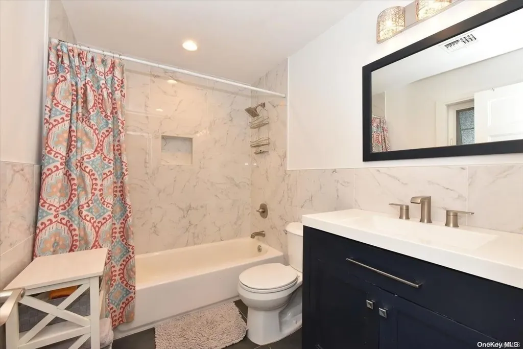 278 17th Street West Babylon NY 11704