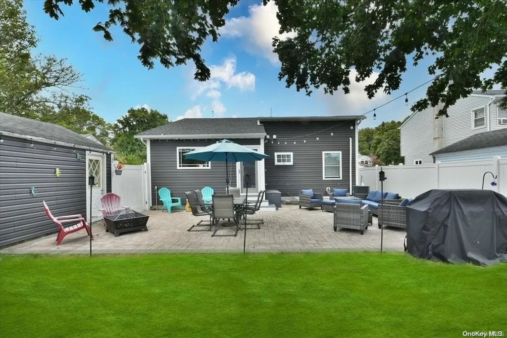 278 17th Street West Babylon NY 11704