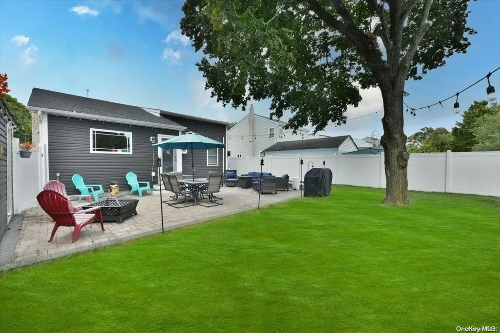 278 17th Street West Babylon NY 11704