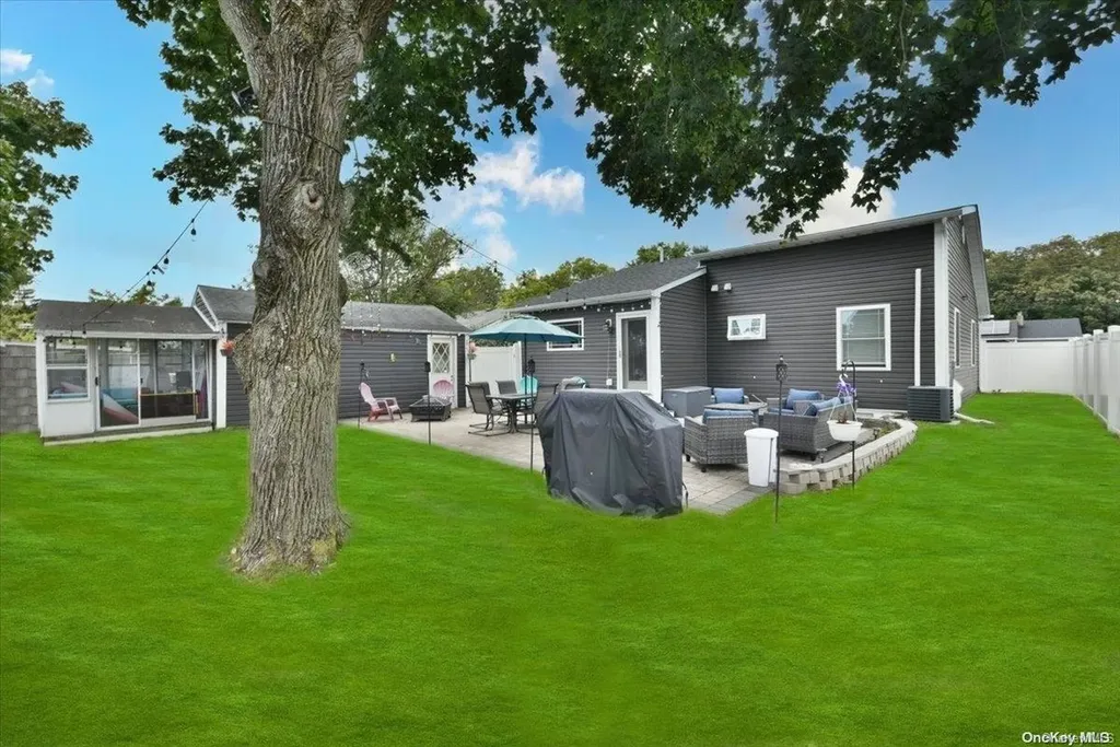 278 17th Street West Babylon NY 11704
