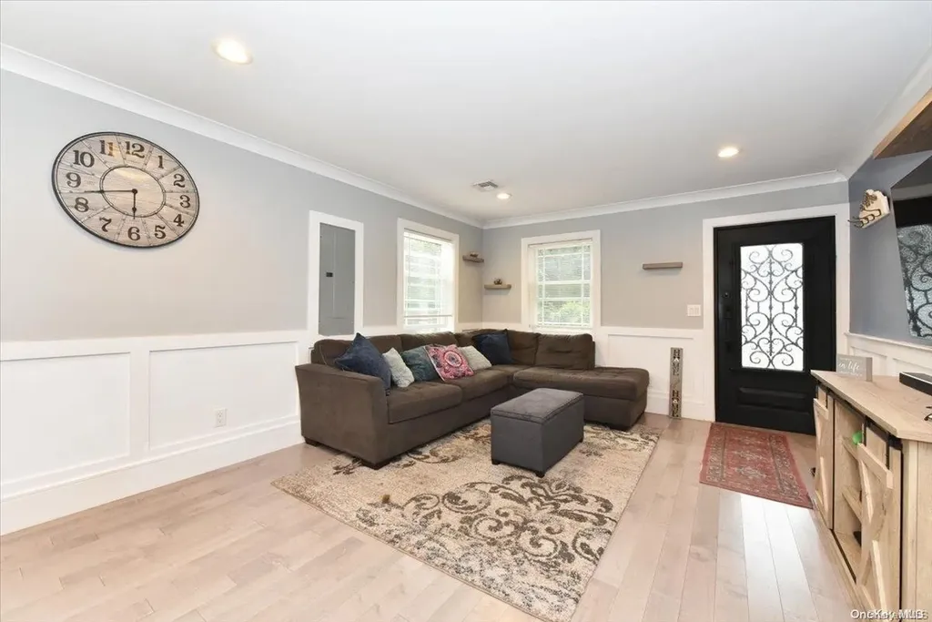 278 17th Street West Babylon NY 11704