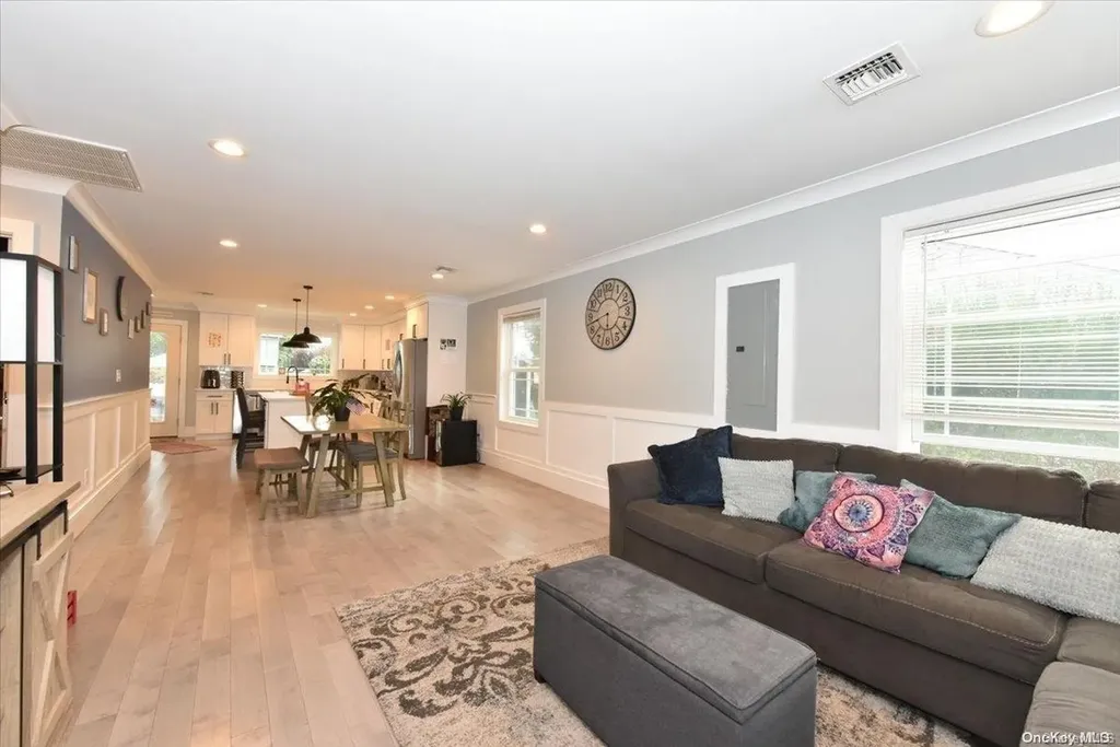 278 17th Street West Babylon NY 11704