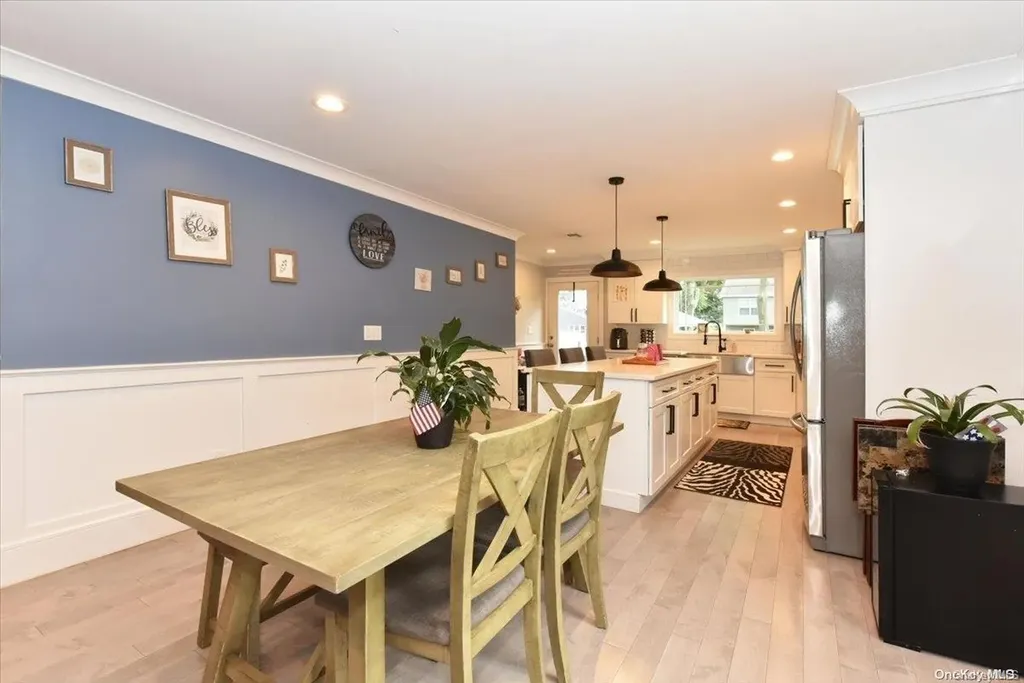 278 17th Street West Babylon NY 11704