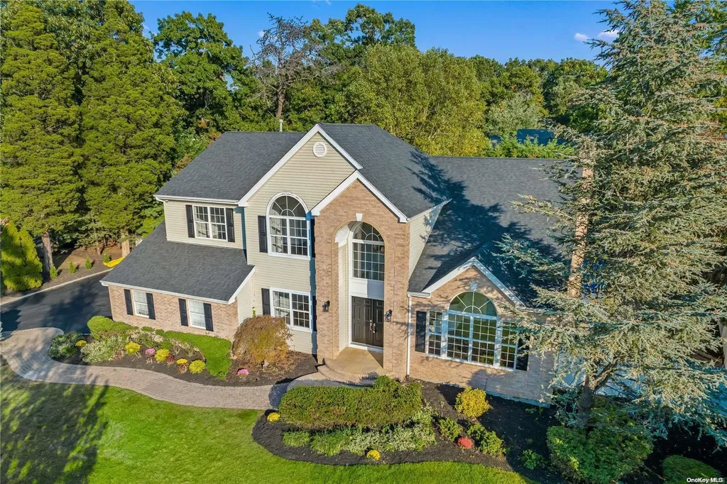 12 Weeping Cherry Lane Commack NY 11725