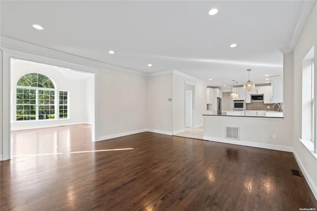 12 Weeping Cherry Lane Commack NY 11725