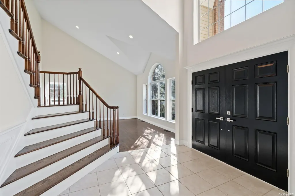 12 Weeping Cherry Lane Commack NY 11725
