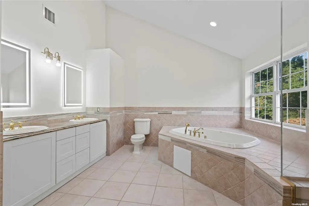 12 Weeping Cherry Lane Commack NY 11725