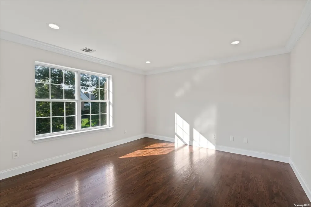 12 Weeping Cherry Lane Commack NY 11725