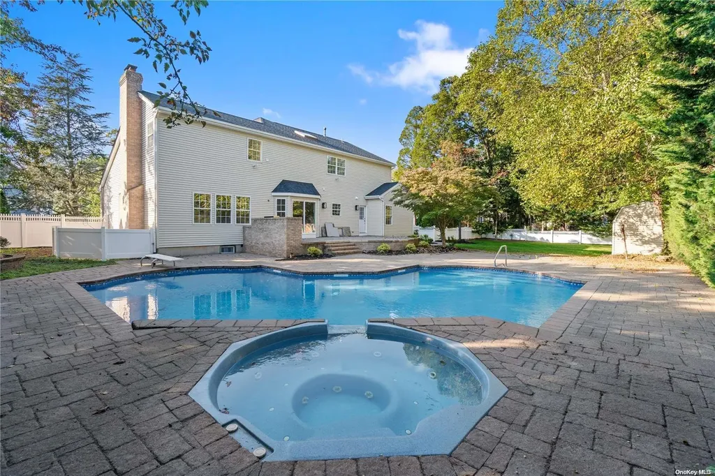 12 Weeping Cherry Lane Commack NY 11725