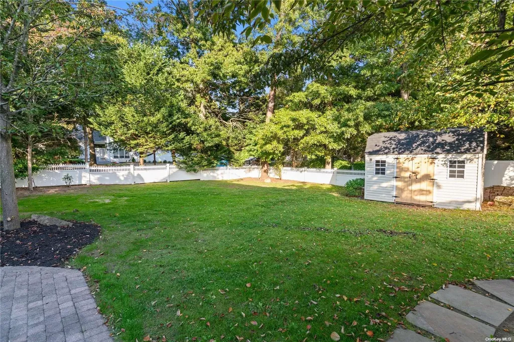 12 Weeping Cherry Lane Commack NY 11725