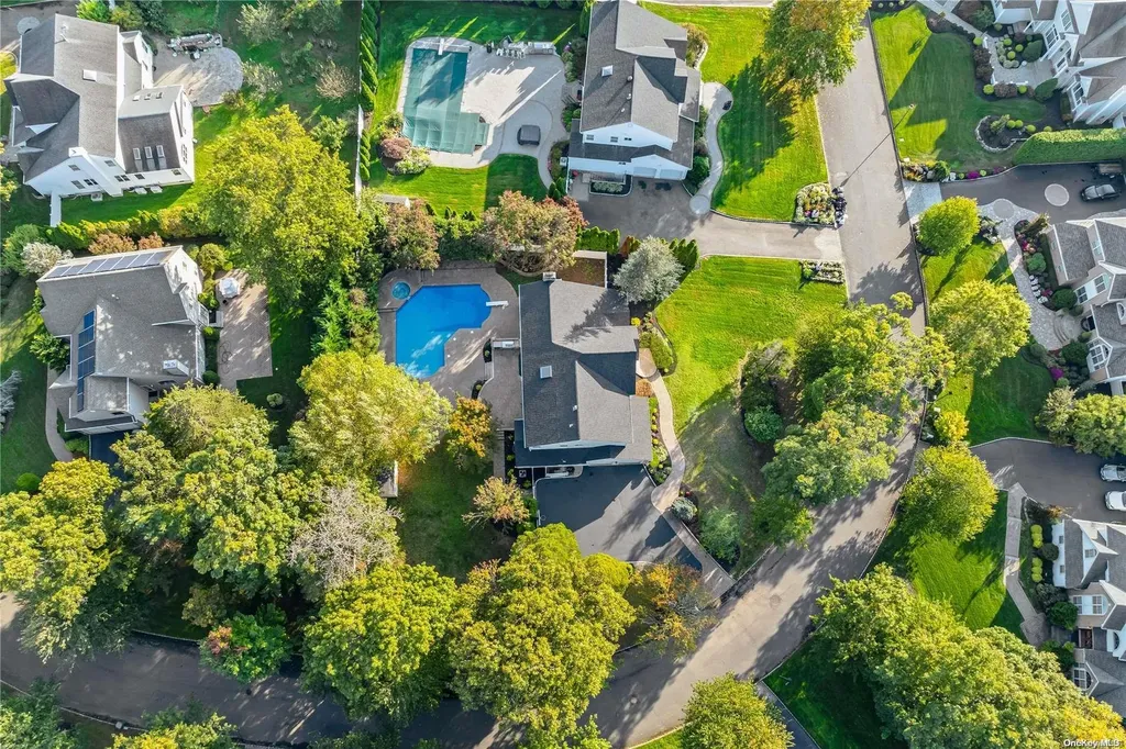 12 Weeping Cherry Lane Commack NY 11725