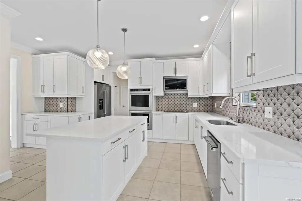12 Weeping Cherry Lane Commack NY 11725