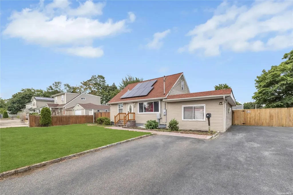 28 E Locust Street Central Islip NY 11722