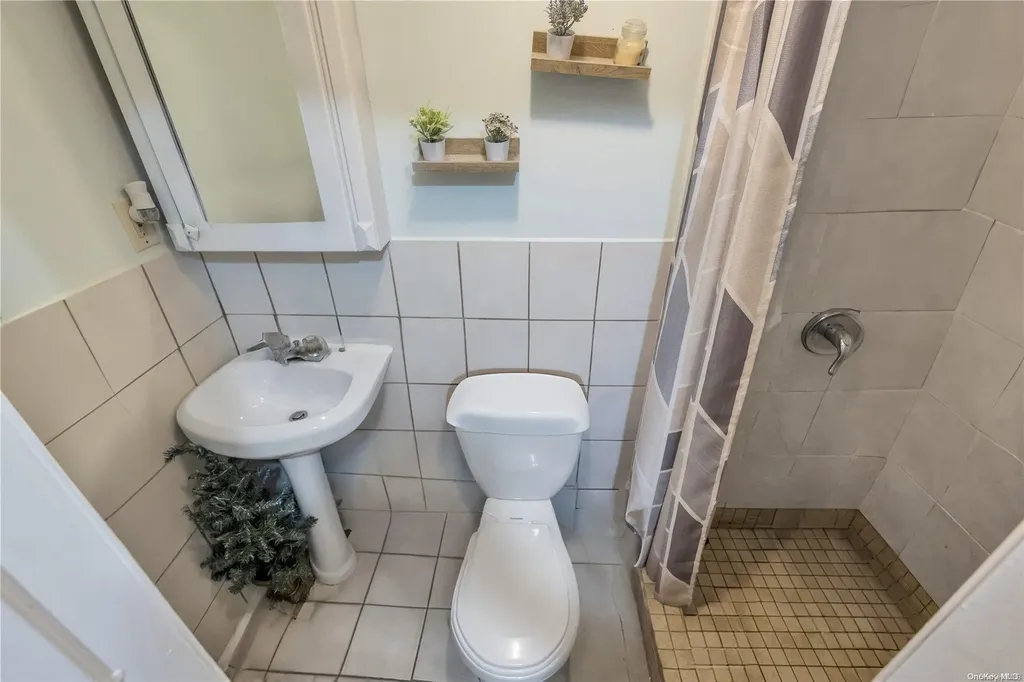 28 E Locust Street Central Islip NY 11722
