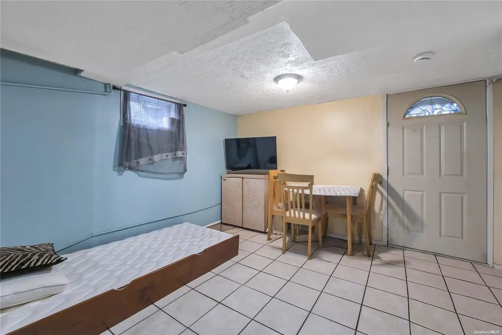 28 E Locust Street Central Islip NY 11722