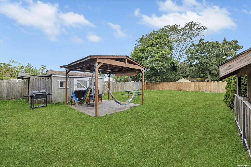28 E Locust Street Central Islip NY 11722
