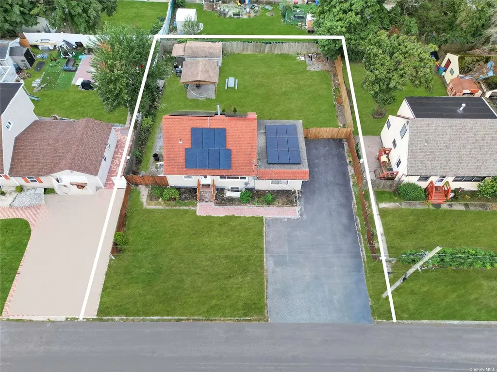 28 E Locust Street Central Islip NY 11722