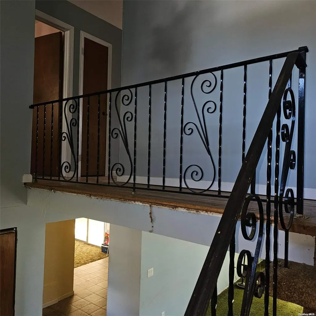 350 Lexington Avenue West Babylon NY 11704