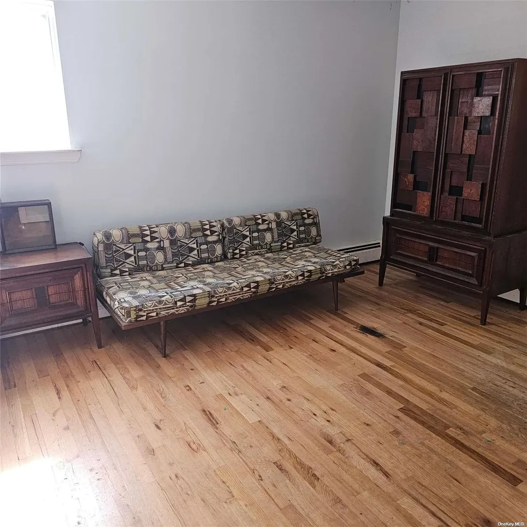 350 Lexington Avenue West Babylon NY 11704