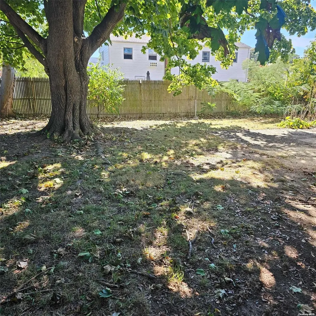 350 Lexington Avenue West Babylon NY 11704
