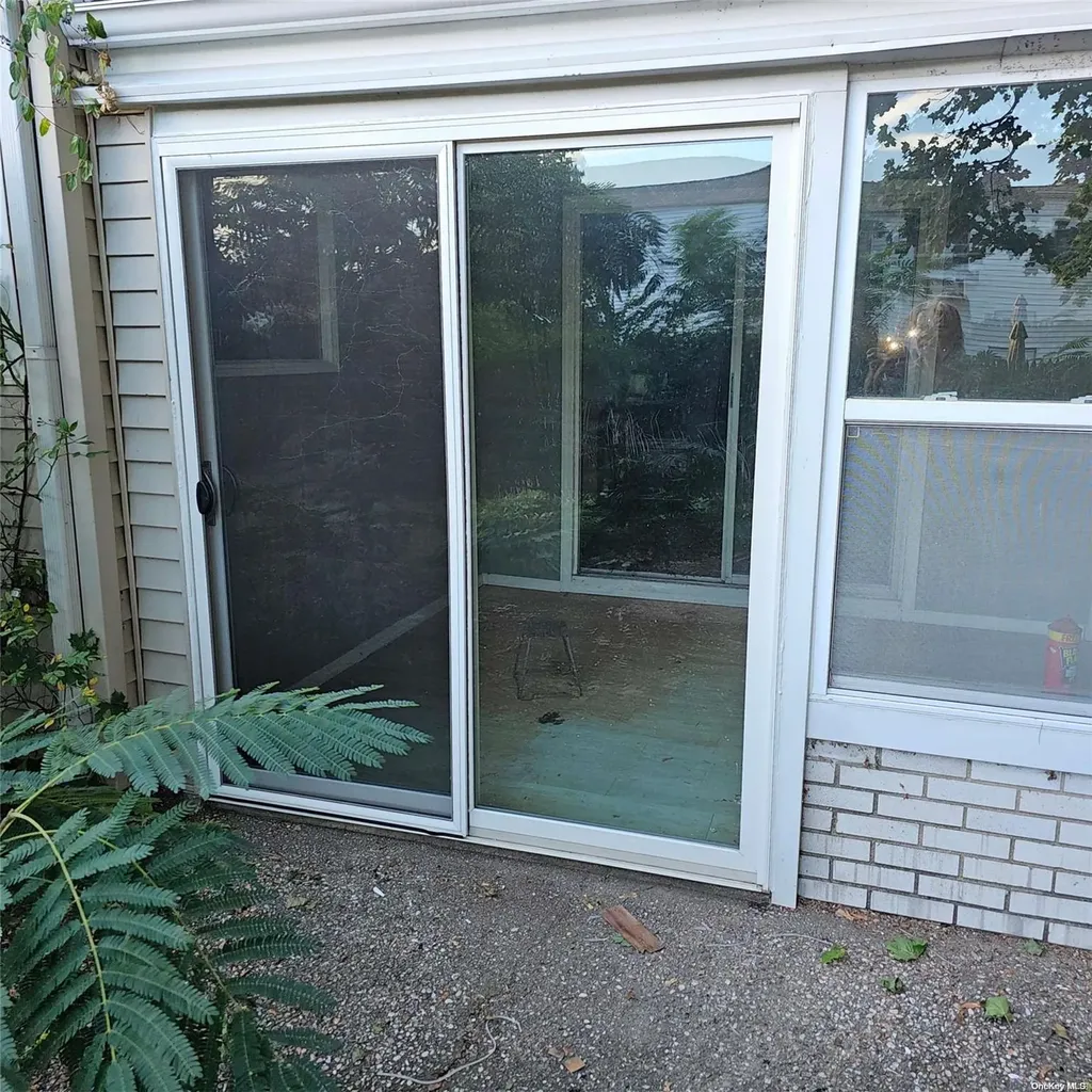 350 Lexington Avenue West Babylon NY 11704