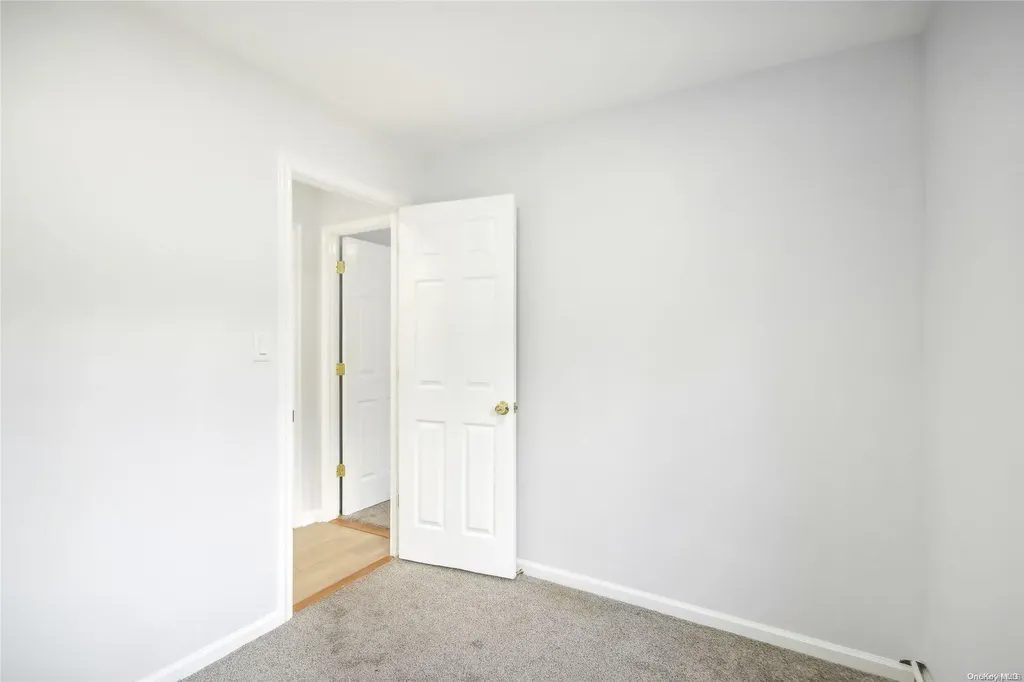 19 Griffin Drive Mount Sinai NY 11766