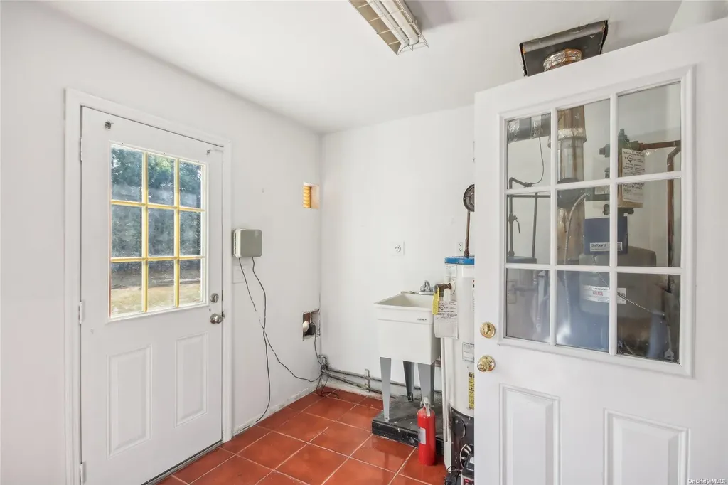 19 Griffin Drive Mount Sinai NY 11766