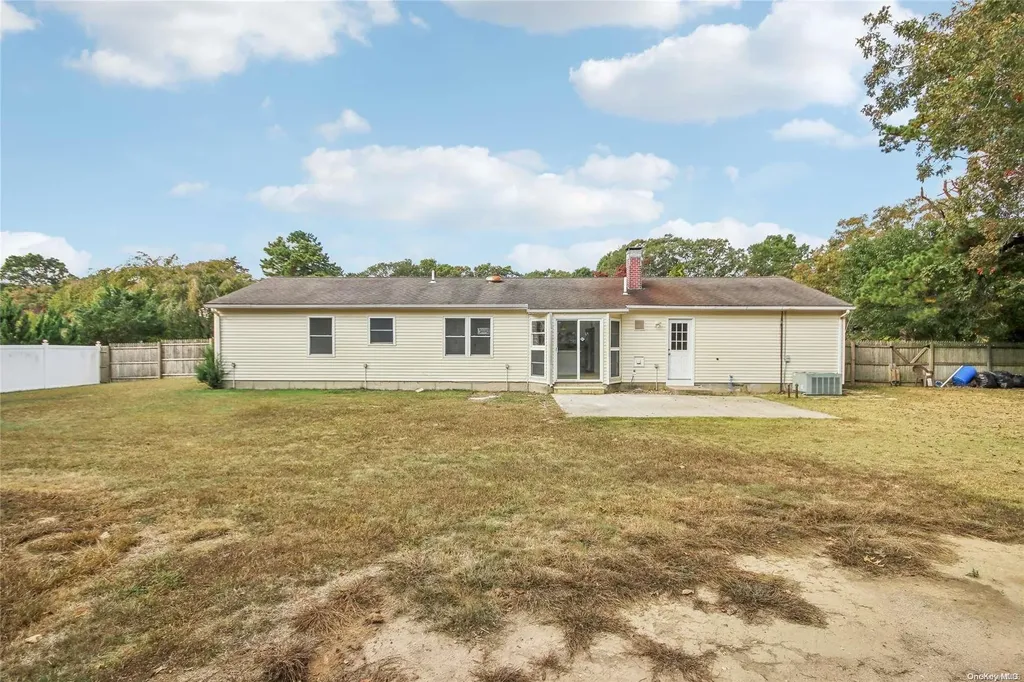 19 Griffin Drive Mount Sinai NY 11766