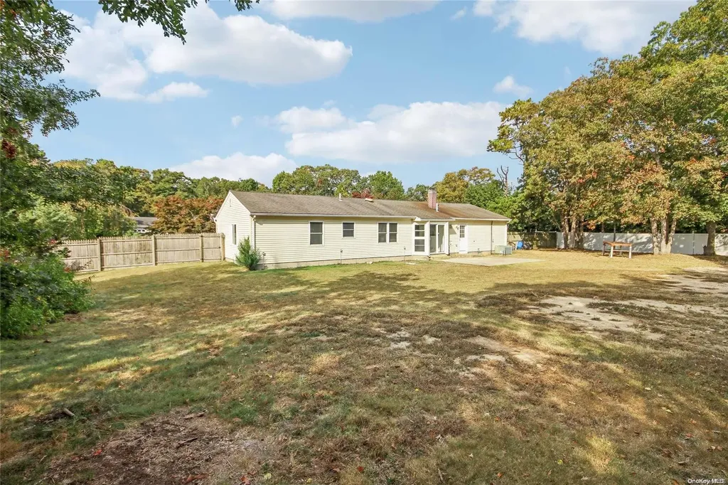 19 Griffin Drive Mount Sinai NY 11766
