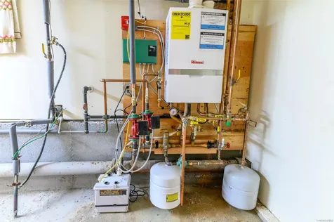 164 Davenport Street Lindenhurst NY 11757