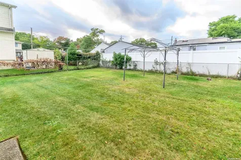 164 Davenport Street Lindenhurst NY 11757